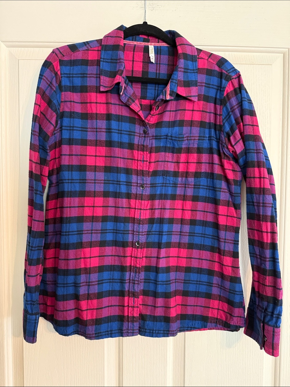 Women’s Plaid Flannel Button-Down Shirt in Pink & Blue